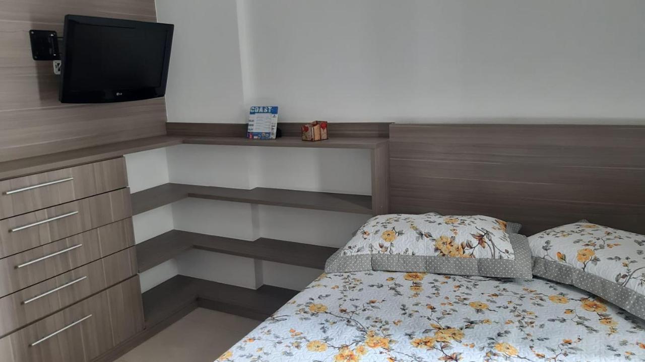 Flat Em Pitangueiras - Sacada Gourmet, 3 Dorms, Limpeza Diaria E Serv De Praia Apartment Guaruja Ngoại thất bức ảnh